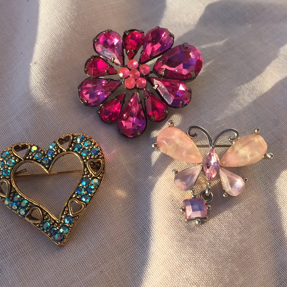 Rhinestone pins